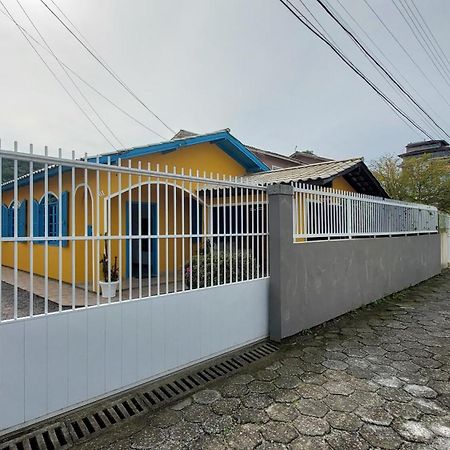 Casa 300M Da Praia Com Lindo Jardim! Florianopolis Bagian luar foto